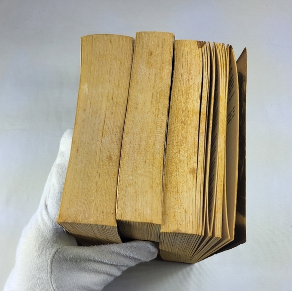 Anita Blake Vampire Hunter by Laurell K Hamilton Books #7, #8 & #9 of Series - Picture 3 of 16